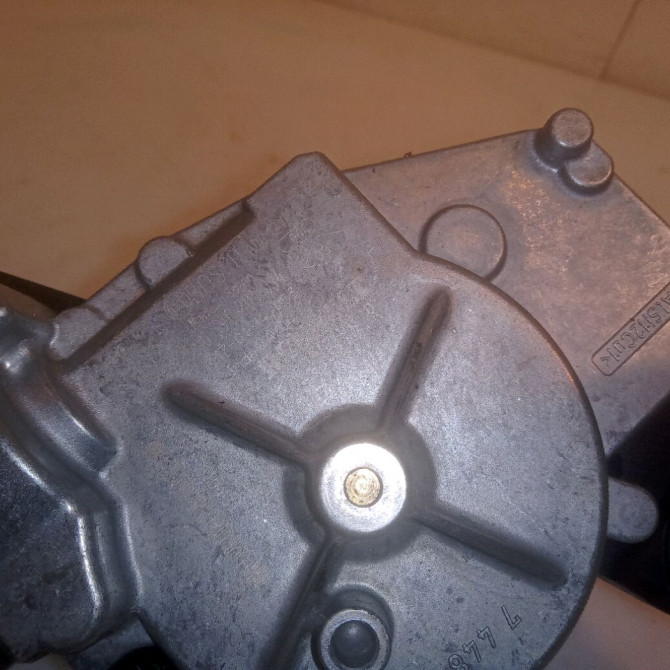 Moteur essuie-glace arrière occasion RENAULT SCENIC IV Phase 1 04-1995->04-1999 1.6 DCI 130ch 287109757R 3