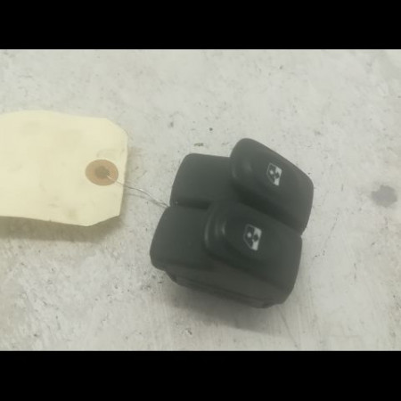 Commande lève-glace porte avant gauche occasion RENAULT MEGANE I Phase 1 11-1995->03-1999 1.9 DTI 7700838099