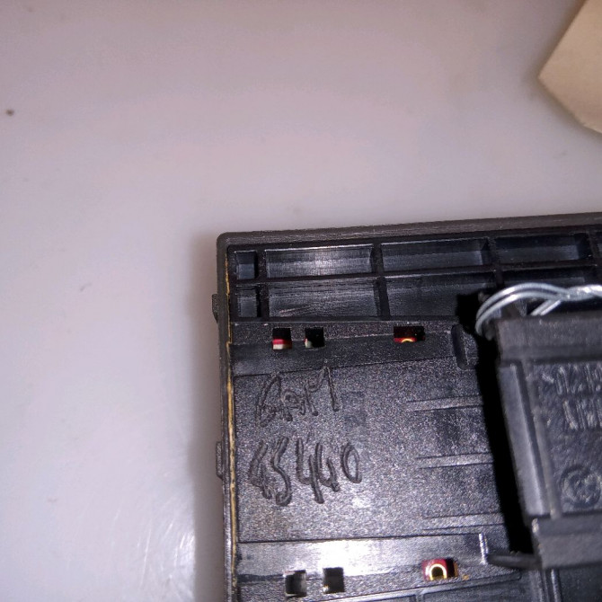 Commande lève-glace porte avant gauche occasion AUDI A1 Phase 1 06-2010->03-2015 1.2 TFSI 86ch 8X0959851A5PR 4