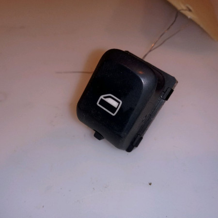 Commande lève-glace porte avant droite occasion AUDI A1 Phase 1 06-2010->03-2015 1.2 TFSI 86ch 4G09598555PR