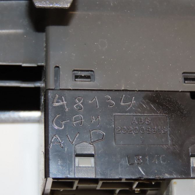 Commande lève-glace porte avant droite occasion CHEVROLET SPARK Phase 1 01-2010->09-2012 95015361 5