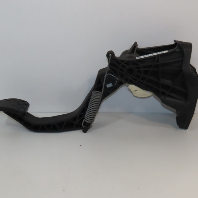Pedale embrayage occasion AUDI A1 6R1721321B 2