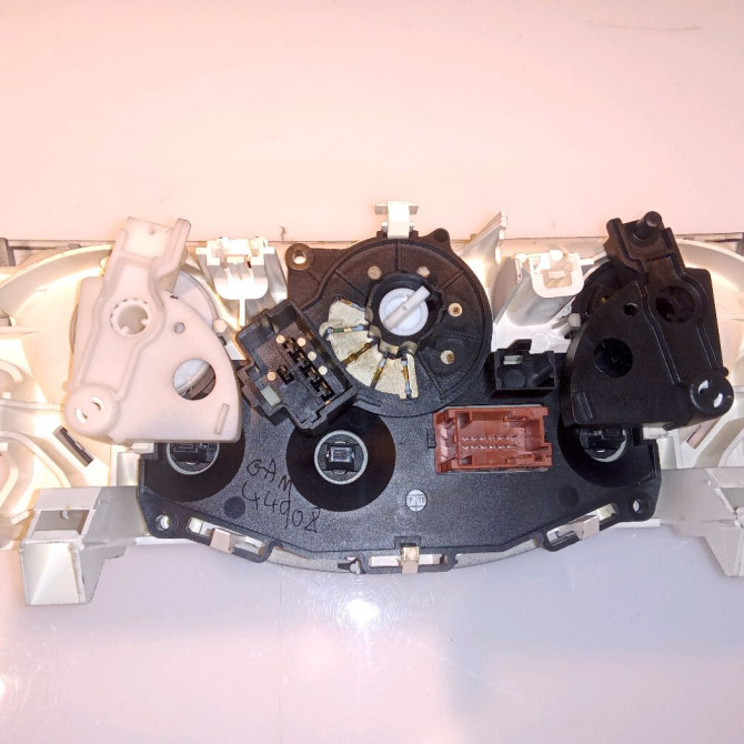 Commande de chauffage occasion CITROEN C5 I Phase 1 03-2001->09-2004 2.0 HDI 90ch 6451HZ 2