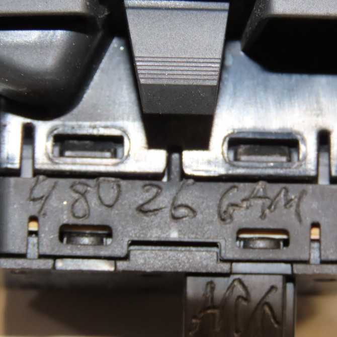 Commande leve-glace porte arrière gauche occasion CITROEN C6 Phase 1 12-2005->03-2013 2.2 HDI 170ch 4