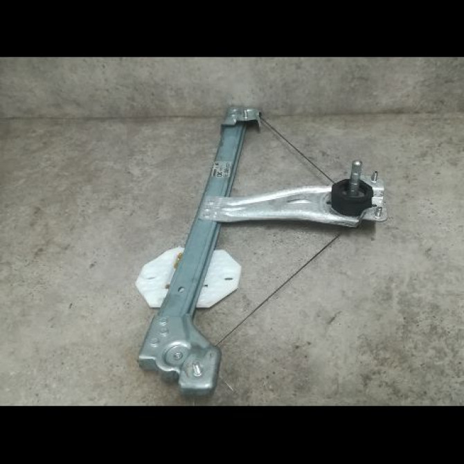 Mecanisme leve-glace arrière gauche occasion DACIA SANDERO II Phase 1 10-2012->... 1.0i 75ch 827217198R 1