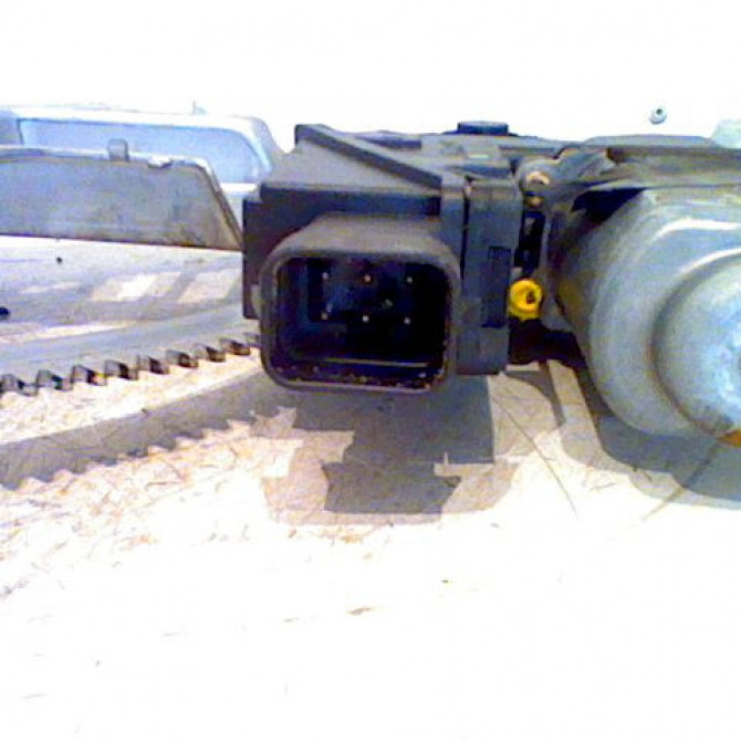 Mecanisme+moteur leve-glace avg occasion OPEL CORSA III Phase 1 10-2000->08-2003 1.2i 16v 9196401 2