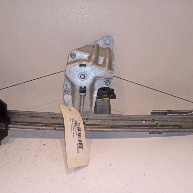 Mecanisme+moteur leve-glace ard occasion DACIA SANDERO II Phase 1 10-2012->... 0.9 TCE 90ch 827206057R 2