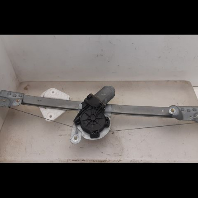 Mecanisme+moteur leve-glace avg occasion DACIA LOGAN I Phase 1 06-2005->06-2008 1.4 MPI 7700428581 1