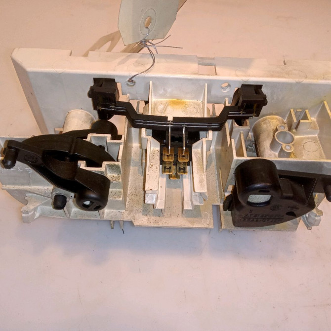 Commande de chauffage occasion OPEL CORSA II Phase 1 03-1993->04-1997 1.4i 9198553 2