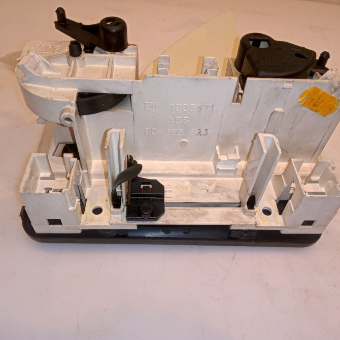 Commande de chauffage occasion OPEL CORSA II Phase 1 03-1993->04-1997 1.4i 9198553 3