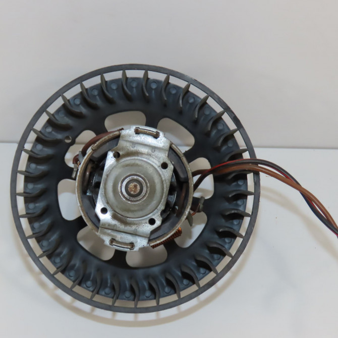 Ventilateur de chauffage occasion OPEL CORSA II Phase 1 03-1993->04-1997 1.4i 8v 60ch 52466654 2
