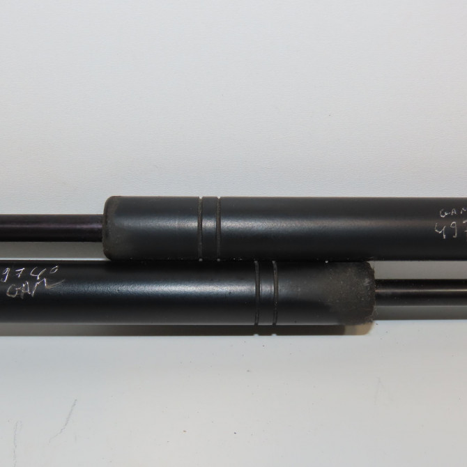 Verin droit hayon occasion OPEL CORSA II Phase 1 03-1993->04-1997 1.4i 8v 60ch 2