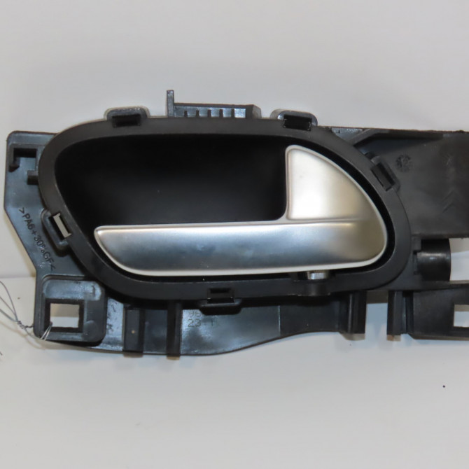 Poignee int porte ard occasion PEUGEOT 208 208 Phase 1 2012-03-01->2015-09-30 1.4 E-HDI 68ch 9144G4 1