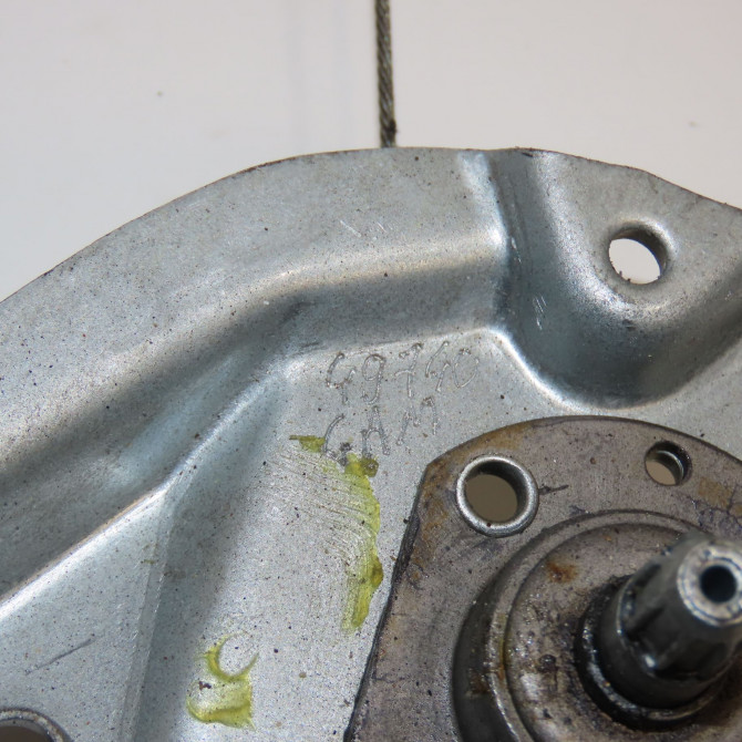 Mecanisme leve-glace arrière gauche occasion OPEL CORSA II Phase 1 03-1993->04-1997 1.4i 8v 60ch 90389535 3