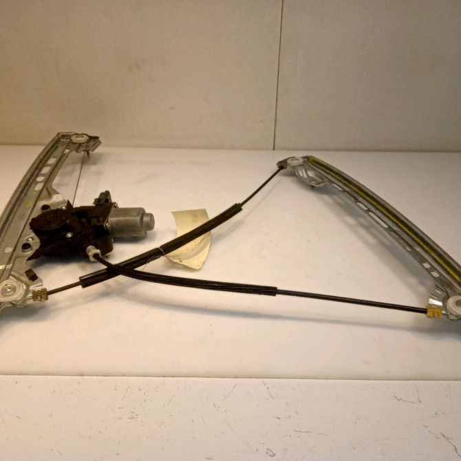 Mecanisme + moteur lève-glace avant droit occasion RENAULT MEGANE IV Phase 1 12-2015->... 1.5 DCi 115ch 807206746R 2