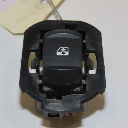 Commande lève-glace porte avant droite occasion RENAULT LAGUNA II Phase 1 11-2000->03-2005 1.9 DCI 120ch 8200167230