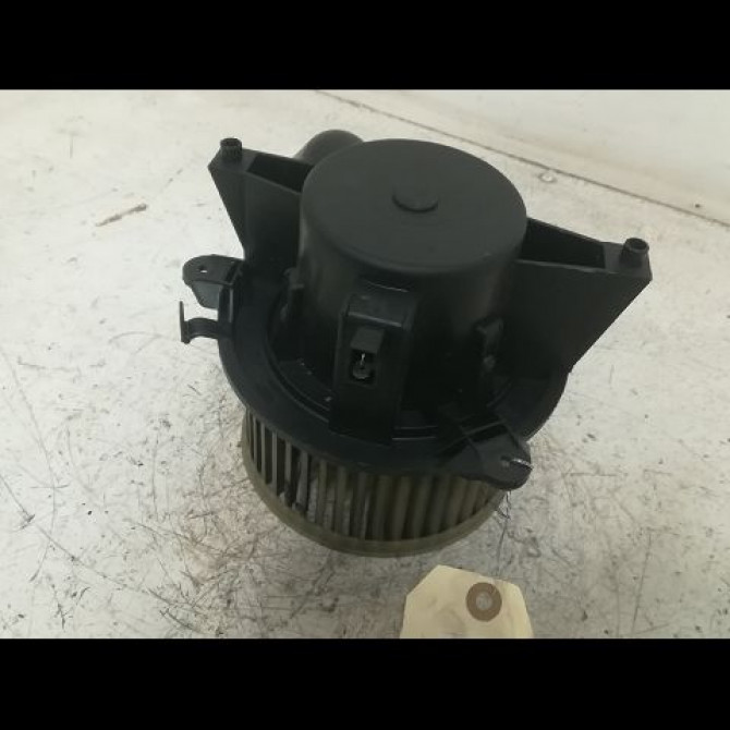 Ventilateur de chauffage occasion FIAT DOBLO I Phase 2 01-2006->12-2009 1.9 DT Multijet 105CH 71735484 1