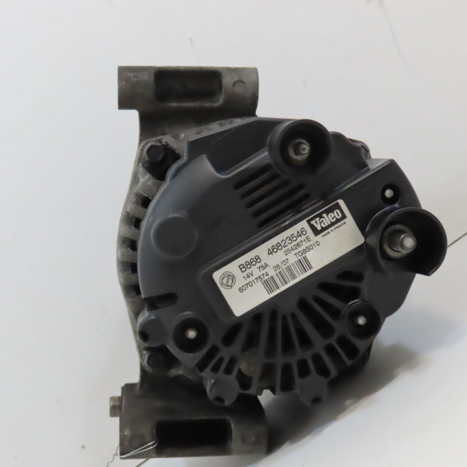 Alternateur occasion FIAT DOBLO I Phase 2 01-2006->12-2009 1.3 DT 75ch 52092131 3
