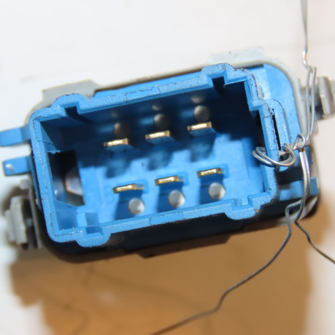 Commande lève-glace porte avant droite occasion RENAULT MASTER III Phase 2 06-2014->... 2.3 DCI 145ch 8200476809 2