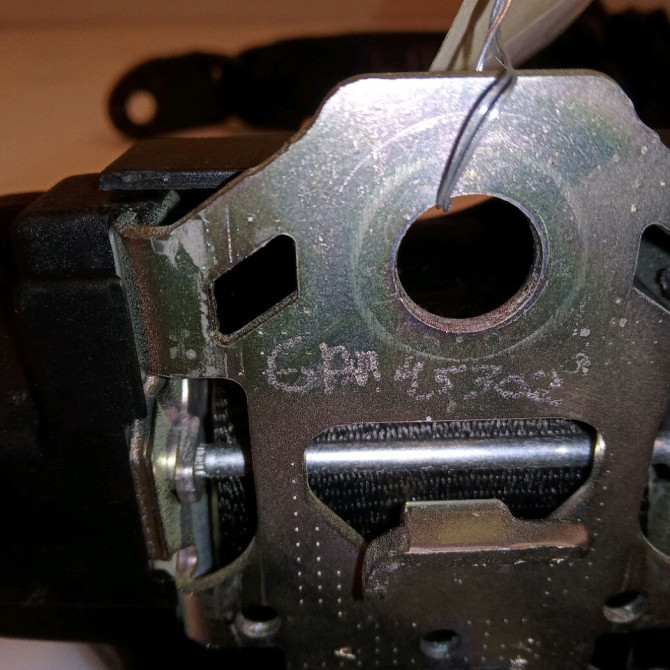 Ceinture arrière gauche occasion VOLKSWAGEN POLO IV Phase 2 05-2005->09-2009 1.4 TDI 70ch 6Q0857805ARAA 3