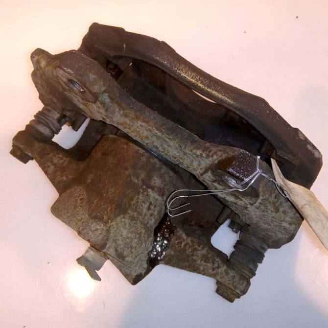 Etrier de frein avant gauche occasion ALFA ROMEO MI.TO MI.TO Phase 1 2008-09-01->2016-12-31 1.3 JTDM 95ch 77364654 2