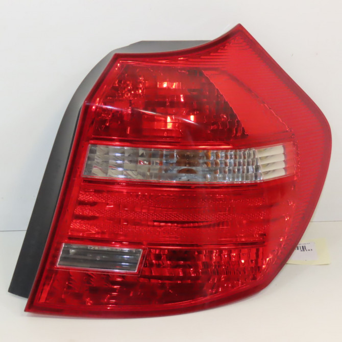 Feu arrière droit occasion B.M.W. SERIE 1 I Phase 2 01-2007->07-2011 118d 143ch 63217164956 1