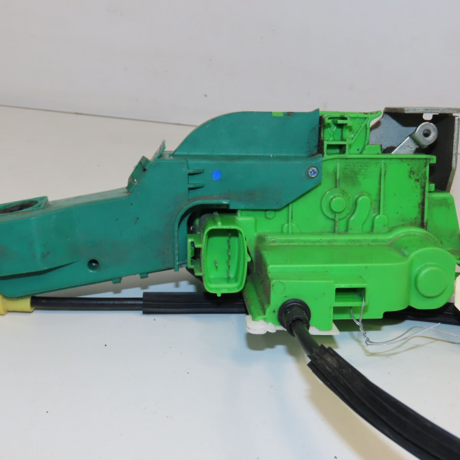 Serrure porte avg occasion ALFA ROMEO MI.TO MI.TO Phase 1 2008-09-01->2016-12-31 50522855 3