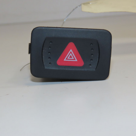 Bouton de warning occasion VOLKSWAGEN GOLF IV GOLF IV Phase 1 1998-01-01->2005-06-30 1.4i 75ch 1J0953235J01C