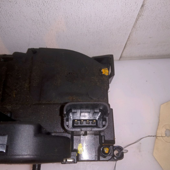 Serrure porte arg occasion RENAULT SCENIC III Phase 1 04-2009->11-2011 1.5 DCI 110ch 825030004R 4