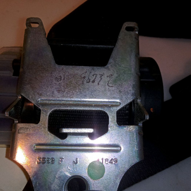 Ceinture avant droite occasion FORD FIESTA V Phase 1 09-2002->10-2005 1.4 TDCI 1440582 3