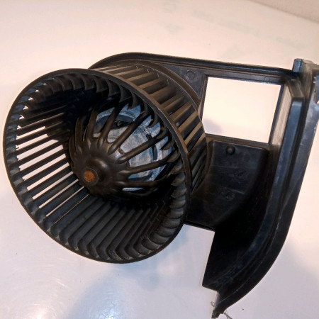 Ventilateur de chauffage occasion RENAULT CLIO II Phase 2 06-2001->07-2006 1.2 16v 7701050899
