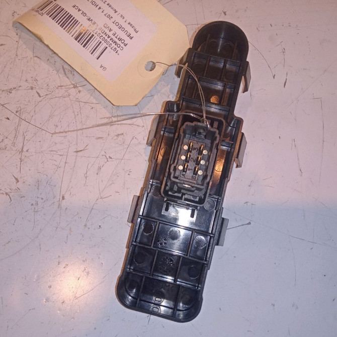 Commande lève-glace porte avant droite occasion PEUGEOT 207 Phase 1 04-2006->06-2013 1.4 HDI 70ch 2