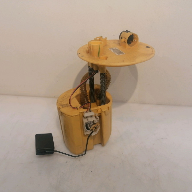 Jauge a carburant occasion TOYOTA AURIS I Phase 1 03-2007->03-2010 2.0 D-4D 2