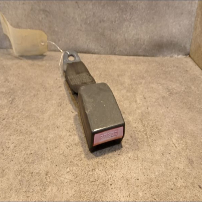 Ancrage ceinture arrière gauche occasion PEUGEOT 206 CC Phase 1 10-2000->03-2007 2.0i 140ch 1