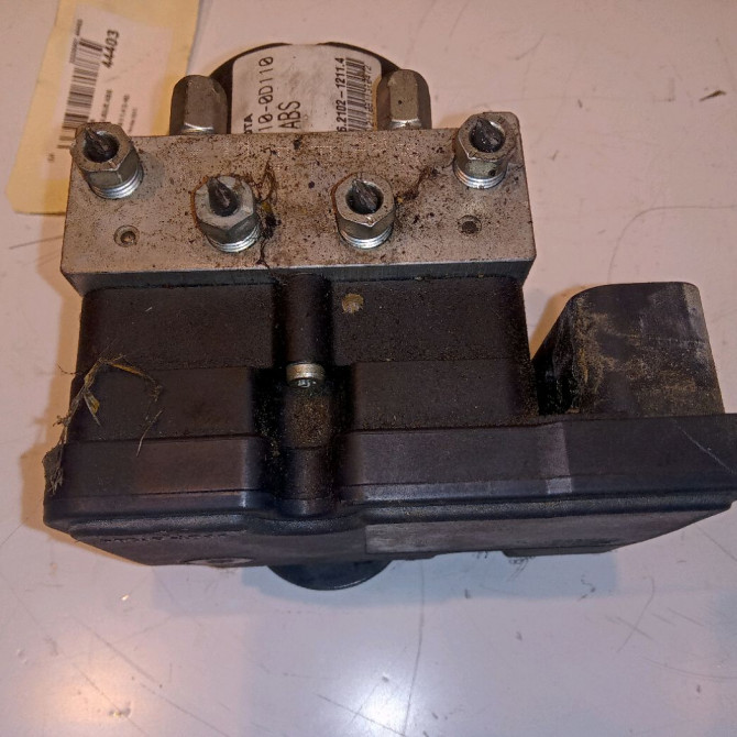Unité hydraulique ABS occasion TOYOTA YARIS II Phase 2 01-2009->05-2011 1.4 D-4D 90ch 440500D200 2