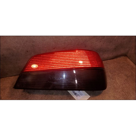 Feu arrière droit occasion PEUGEOT 306 Phase 2 04-1997->03-2002 1.6i