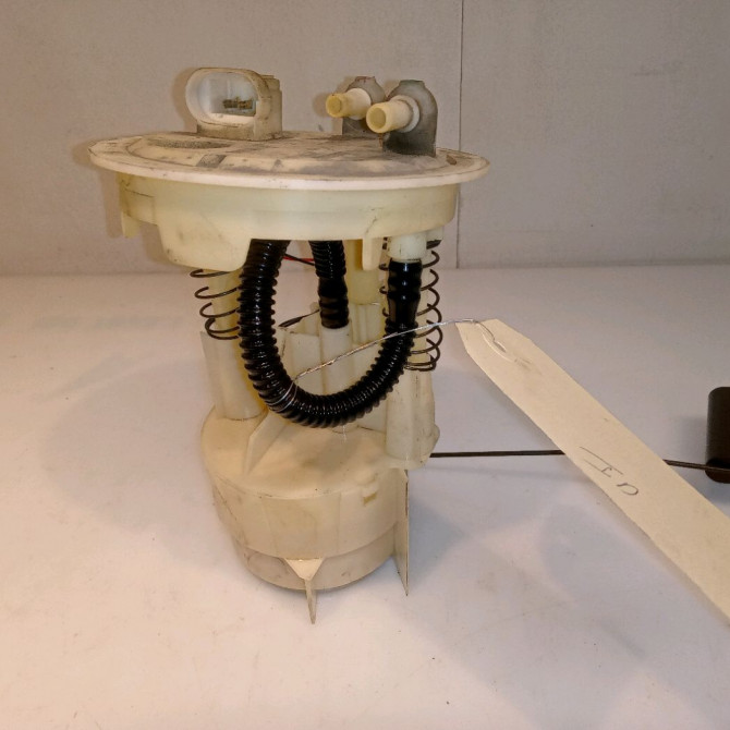 Jauge a carburant occasion RENAULT MEGANE I Phase 2 03-1999->06-2003 1.9 DTI 7700422039 2