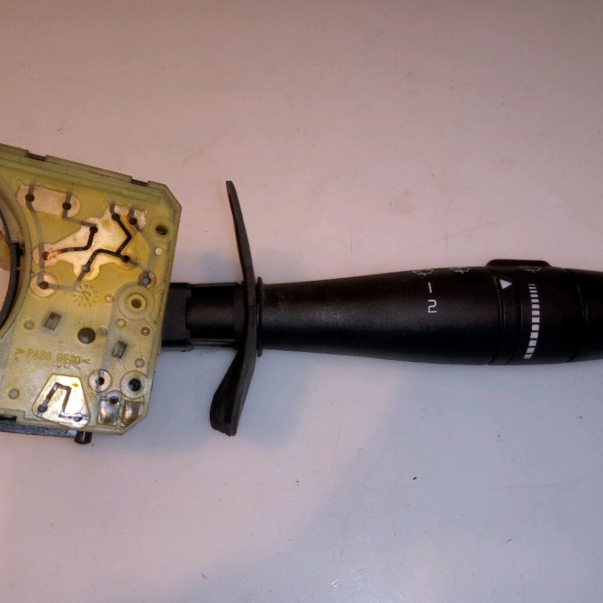 Commande essuie glace occasion RENAULT MEGANE I Phase 2 03-1999->06-2003 1.9 DTI 7701047264 1