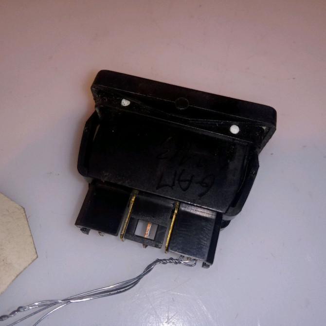 Commande lève-glace porte avant gauche occasion CITROEN SAXO Phase 2 09-1999->12-2004 1.1i 60ch 2