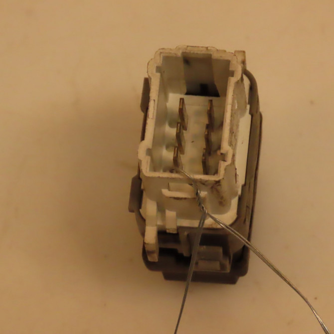 Commande leve-glace porte arrière gauche occasion RENAULT MEGANE II Phase 2 01-2006->06-2009 1.5 DCI 85ch 2