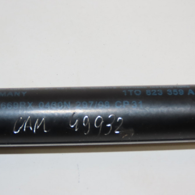 Verin d capot occasion VOLKSWAGEN CADDY III Phase 1 03-2004->07-2010 1.9 TDI 105ch 2