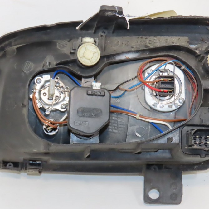 Phare droit occasion VOLKSWAGEN POLO III Phase 2 11-1999->12-2001 1.4 6N1941018AA 2