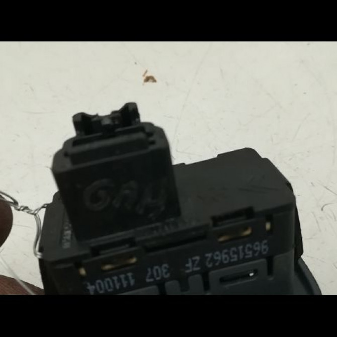 Commande lève-glace porte avant droite occasion CITROEN C5 I Phase 2 09-2004->06-2008 2.0 HDI 16v 138ch 6554HL 3