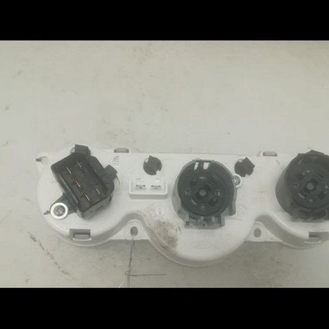 Commande de chauffage occasion FORD FOCUS I Phase 1 10-1998->09-2004 1.8 TDCI 115ch 2