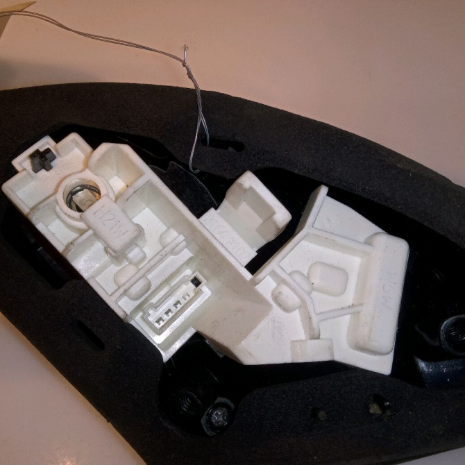 Feu arrière interieur gauche occasion OPEL ASTRA IV 13360786 3