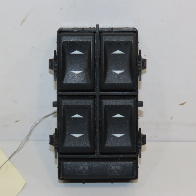 Commande lève-glace porte avant gauche occasion FORD MONDEO II Phase 1 09-2000->06-2007 2.0i 145ch 1230391 1