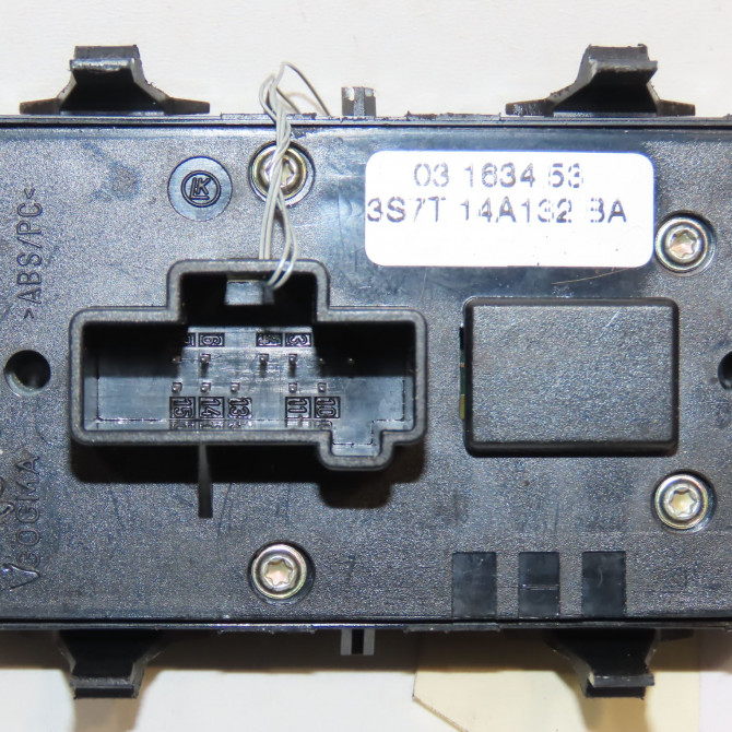 Commande lève-glace porte avant gauche occasion FORD MONDEO II Phase 1 09-2000->06-2007 2.0i 145ch 1230391 2