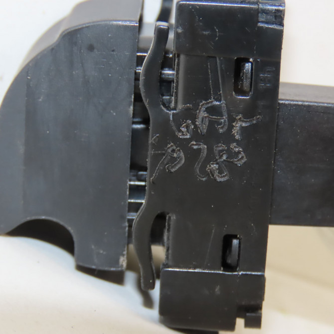 Commande lève-glace porte avant droite occasion RENAULT SCENIC III Phase 1 04-2009->11-2011 1.6 DCI 130ch 3