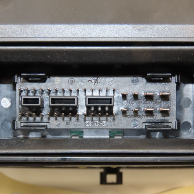 Compteur occasion VOLKSWAGEN CADDY III Phase 1 03-2004->07-2010 1.9 TDI 105ch 2K0920874Z02 3