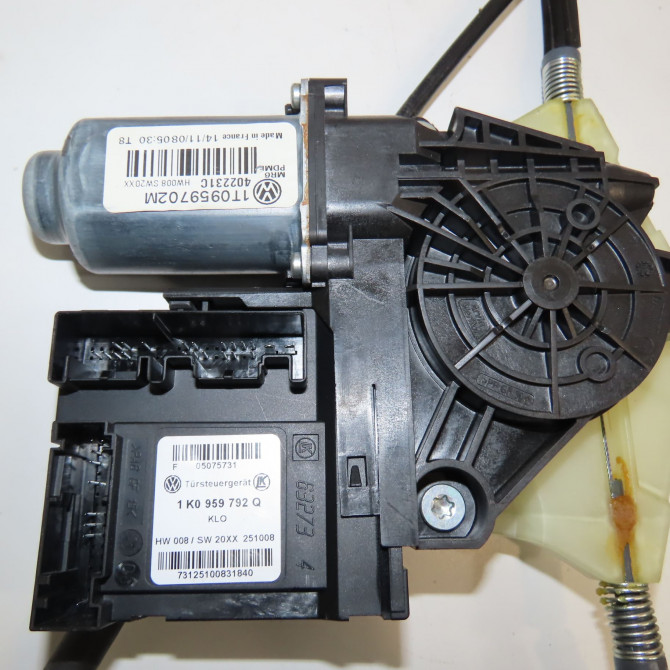 Mecanisme + moteur lève-glace avant droit occasion VOLKSWAGEN CADDY III Phase 1 03-2004->07-2010 1.9 TDI 105ch 2K1837730L 2